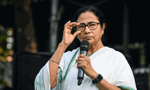 క‌మ‌లం.. ఫ్ల‌వ‌ర్ కాదు.. ఫైరే!