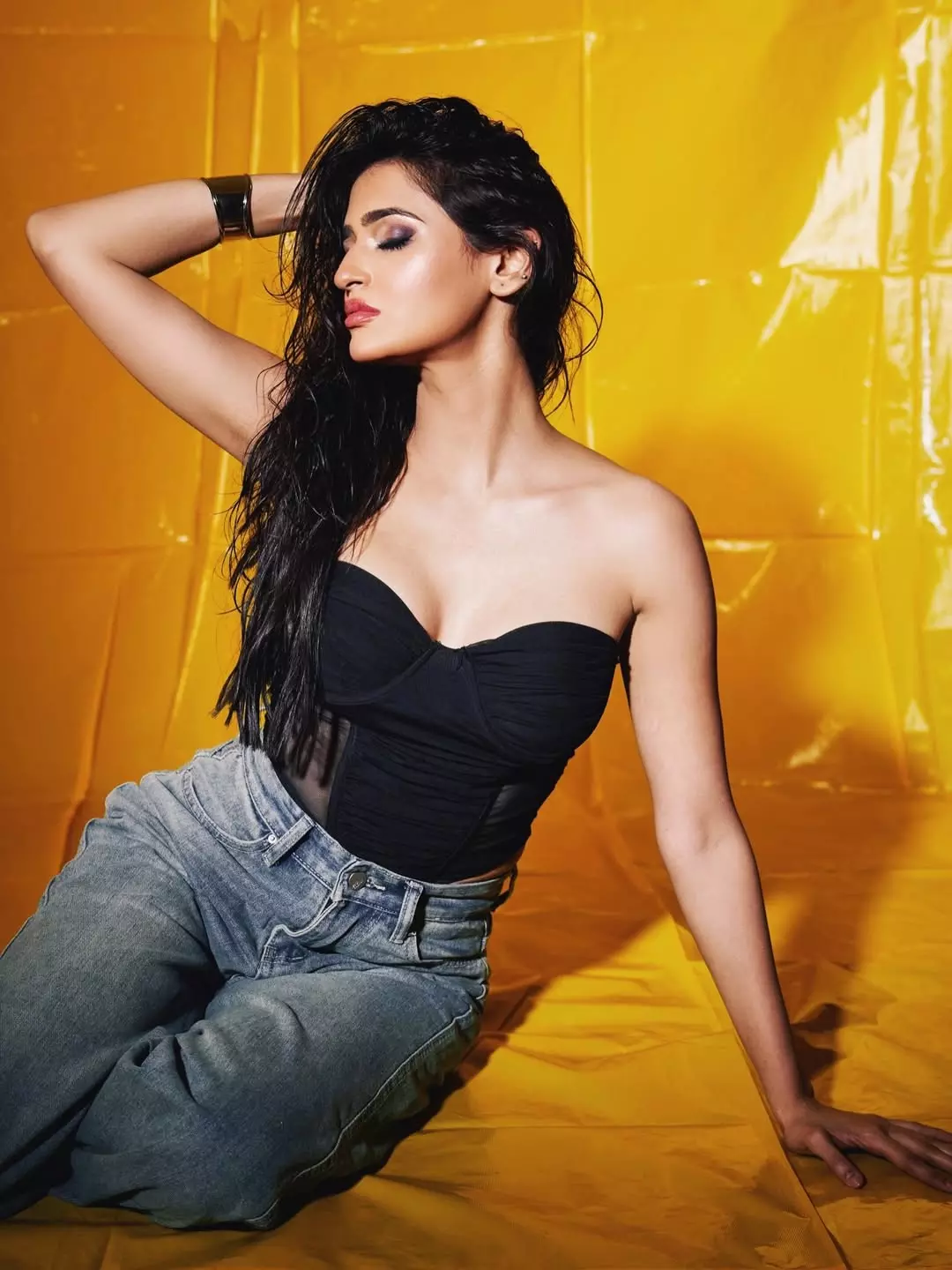 Prakriti Pavani Glows in Sunset Serenity Prakriti Pavani Glows in Sunset Serenity
