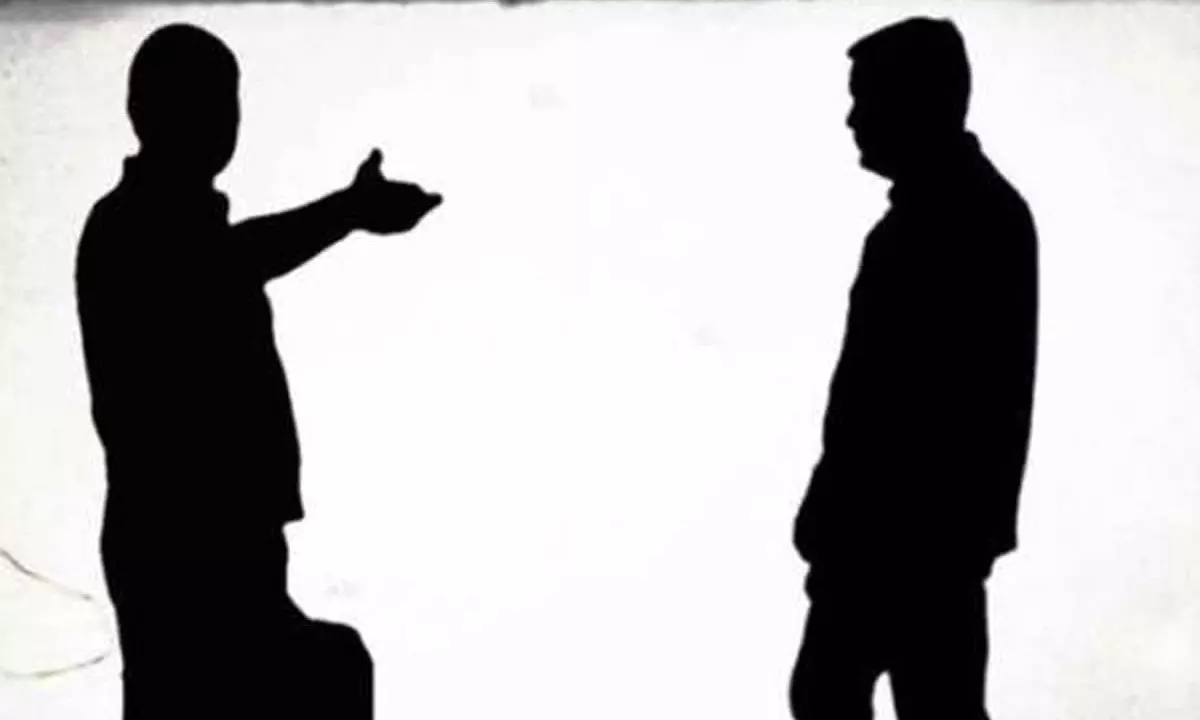 మామ‌ హెచ్చ‌రించినా ప‌ట్టించుకోని హీరో!