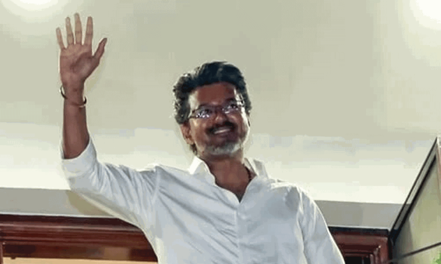 పొత్తు బేరాలు.. విజ‌య్‌కు పెద్ద చిక్కే!