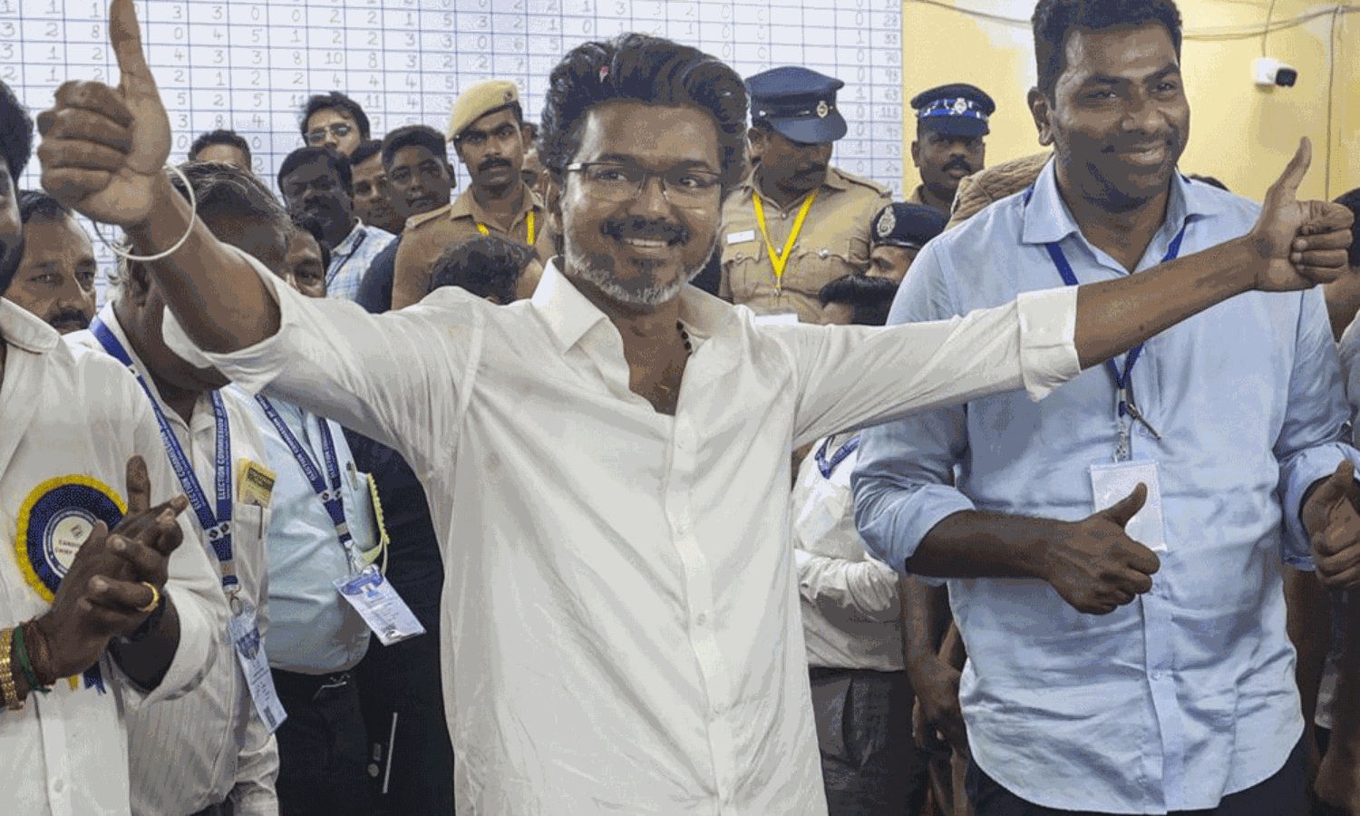 టీవీకే విజయ్ ని చూసి...బాబు రేవంత్ కి ఇబ్బందేనా ?