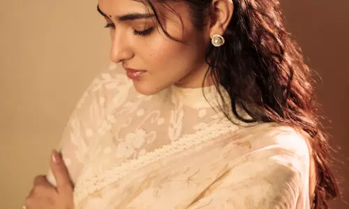Kayadu Lohar Stuns in Elegant Floral Look as Her Career Rises Across Industries