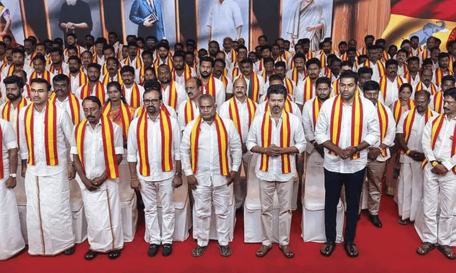 విజయ్ ఎమ్మెల్యేలు అంటే...ఇది కదా అసలైన మార్పు