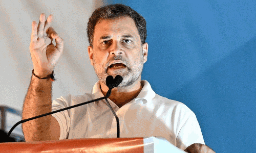 ప్రతి ఆరు ఎమ్మెల్యే స్థానల్లో ఒకరు ఓట్ చోరీతో గెలిచారు.. రాహుల్ సంచలన ఆరోపణలు..