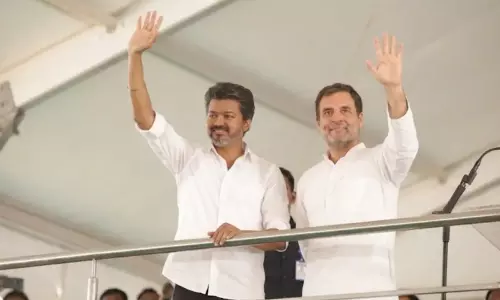 టీవీకేకి కాంగ్రెస్ మద్దతు.. షరతు.. ప్రభుత్వ ఏర్పాటుకు గవర్నర్ పిలుపు!