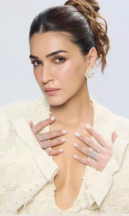 Kriti Sanon Looks Ethereal in Elegant Off-White Couture