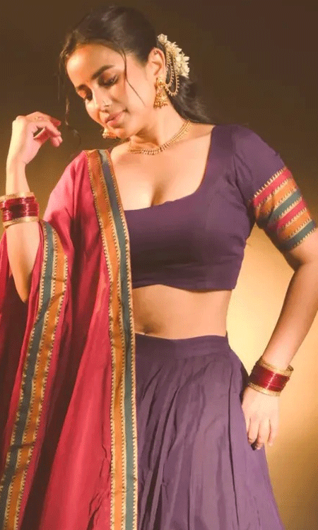 Komalee Prasad Shines in Saree Look Ahead of Tamil Debut