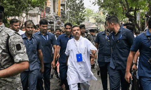సువేందు అధికారి పీఏ మీద బుల్లెట్ల వర్షం