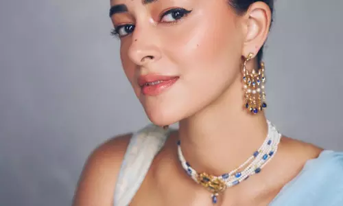 Ananya Panday Looks Dreamy In Blue Saree Ahead Of Chand Mera Dil Release