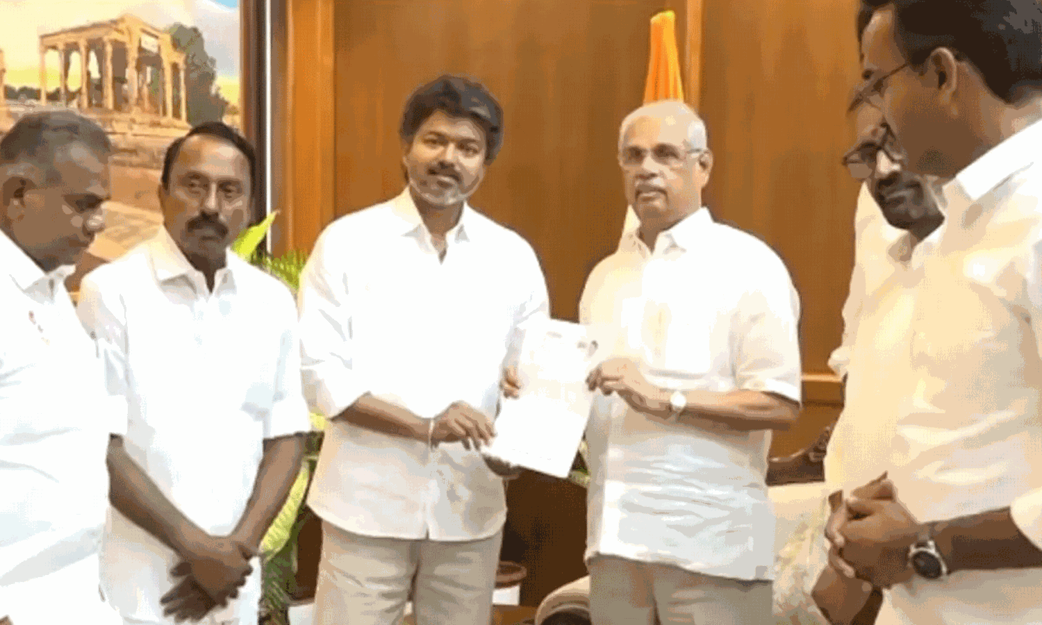 చరిత్ర : అతిపెద్ద పార్టీ కాదు.. మెజారిటీదే అధికారం! బొమ్మై కేసుతో టీవీకే విజయ్ కు కొండంత బలం..