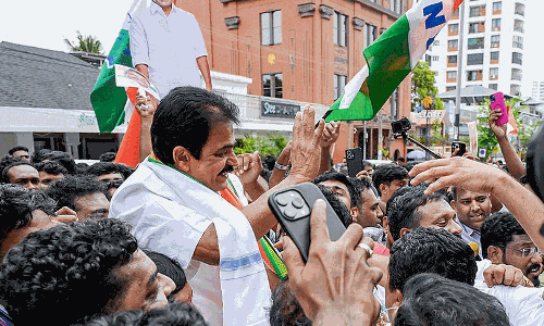 కేరళ సీఎంగా కేసీ వేణుగోపాల్? 47 మంది ఎమ్మెల్యేల మద్దతుతో రేసులో ముందంజ!