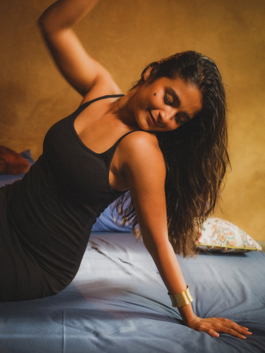 Chaithra R Kannada Actress Chaithra J Achar Turns Heads With Artistic Glam Pose ...