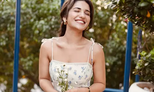 Ruhani Sharma’s Beautiful Smile Steals the Spotlight