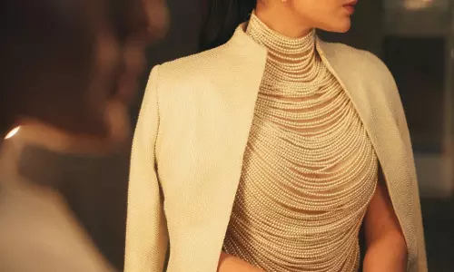 Sara Ali Khan Stuns in Elegant Power Dressing