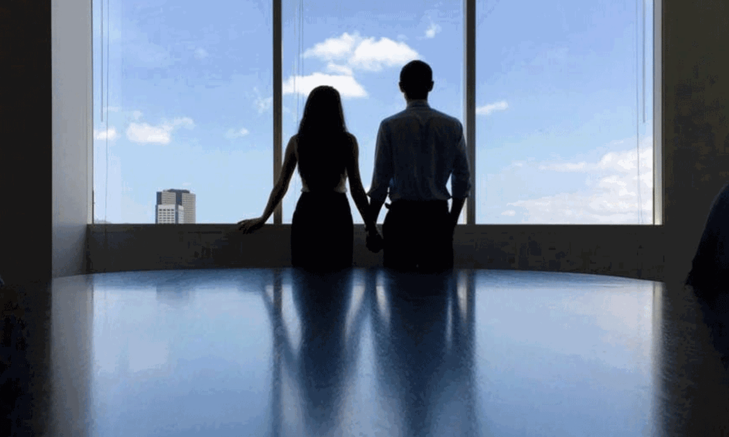 కో-వర్కర్ తో రొమాన్స్.. ఇంట్లో వాళ్ళకి టెన్షన్.. ఆఫీసుల్లో పెరిగిన ప్రేమ ప్రొడక్టివిటీ!