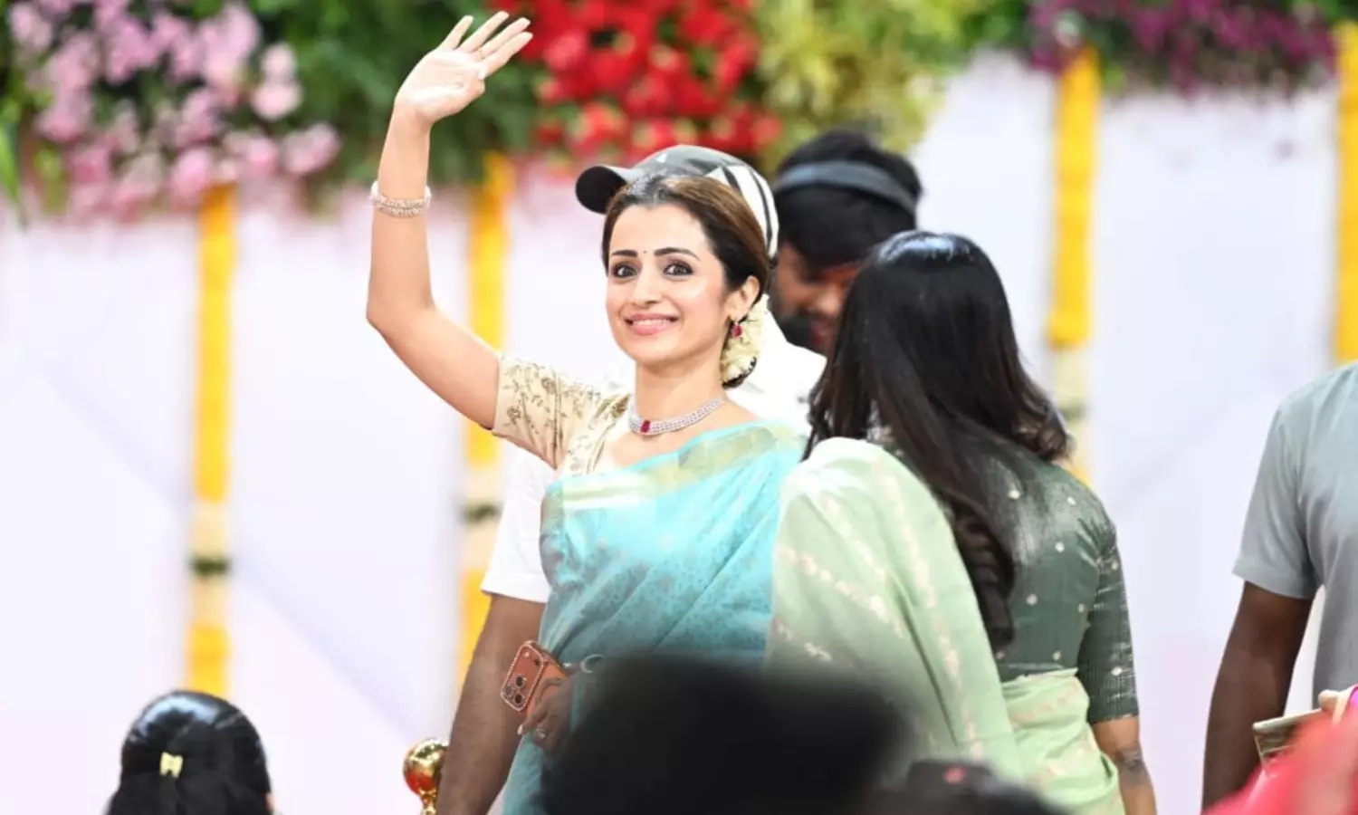 విజయ్ రెండో సీటు...త్రిషకు చాన్స్ ? విజయ్ రెండో సీటు...త్రిషకు చాన్స్ ?