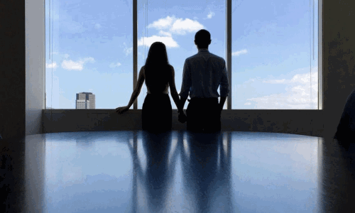 కో-వర్కర్ తో రొమాన్స్.. ఇంట్లో వాళ్ళకి టెన్షన్.. ఆఫీసుల్లో పెరిగిన ప్రేమ ప్రొడక్టివిటీ!