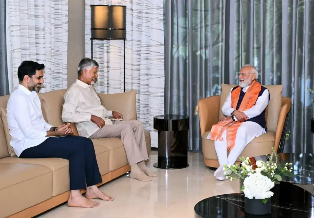 PM Modi Meets Pawan Kalyan And Chandrababu Families In Hyderabad