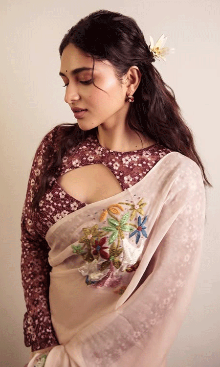 Ethereal Elegance: Kayadu Lohar in a Dreamy Ethnic Glow