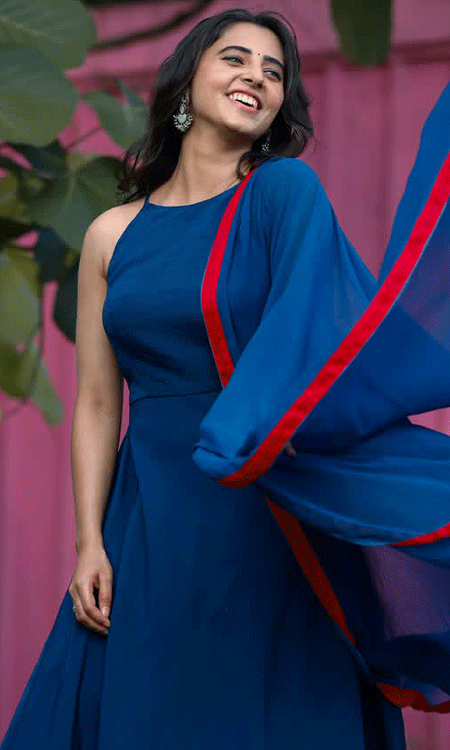 Preethi Asrani’s Radiant Smile and Elegant Style Steal the Spotlight