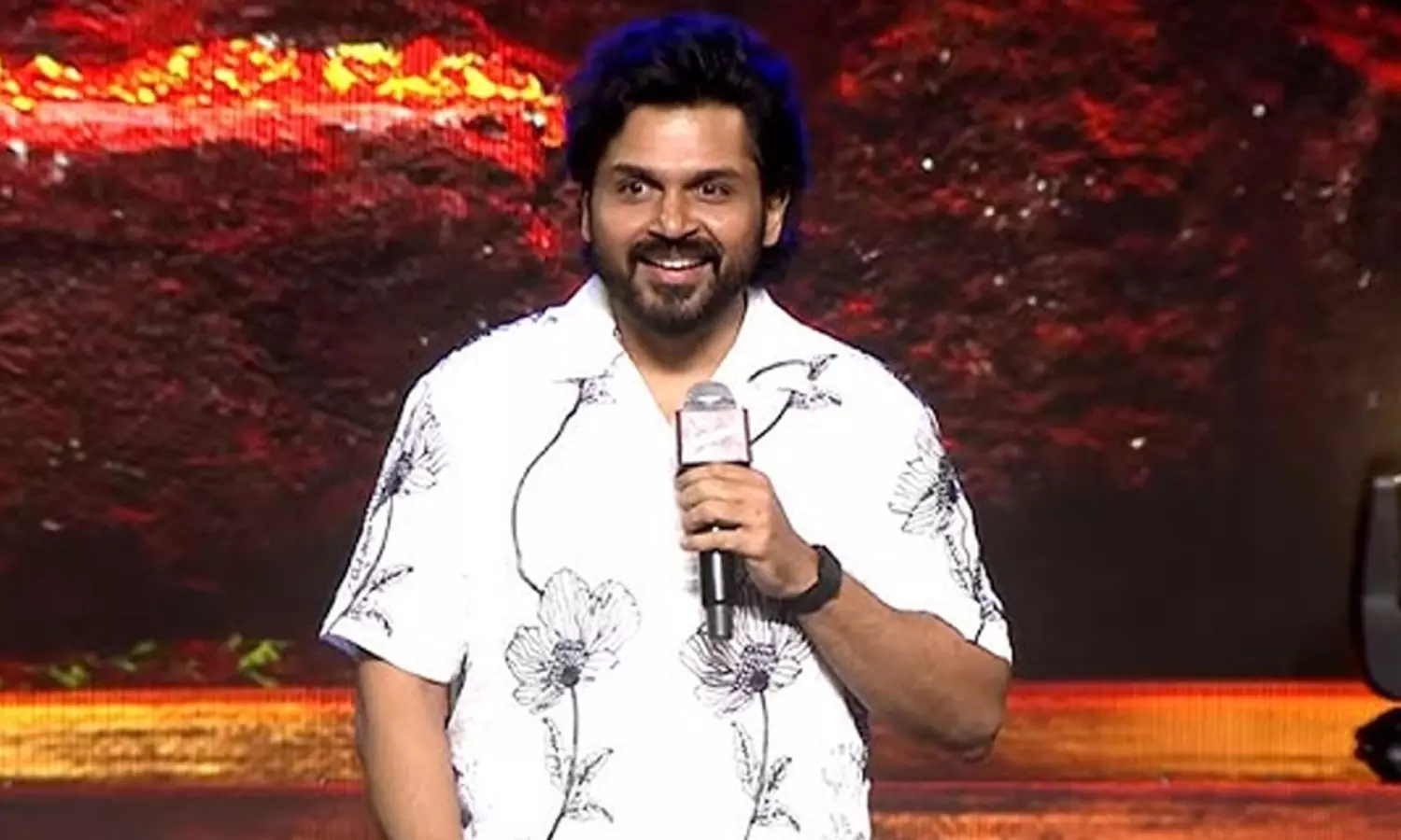 విశ్వనాథ్ అండ్ సన్స్.. గజినీ సూర్యను వెంకీ గుర్తు చేశారా?