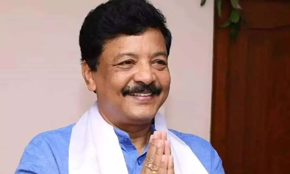 సినిమాల్లో ఆ ఒక్క మార్పు చేయండి.. మంత్రి దుర్గేశ్ రిక్వెస్ట్