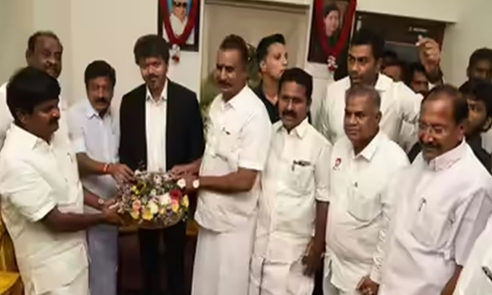 అన్నా డీఎంకే ఎమ్మెల్యేల మీద వేటు  ?