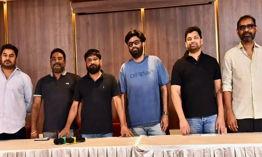 ఎగ్జిబిటర్లు (X) నిర్మాతలు: పెద్ది విడుదలకు అడ్డంకులు సృష్టిస్తున్నారా? ఎగ్జిబిటర్లు (X) నిర్మాతలు: పెద్ది విడుదలకు అడ్డంకులు సృష్టిస్తున్నారా?