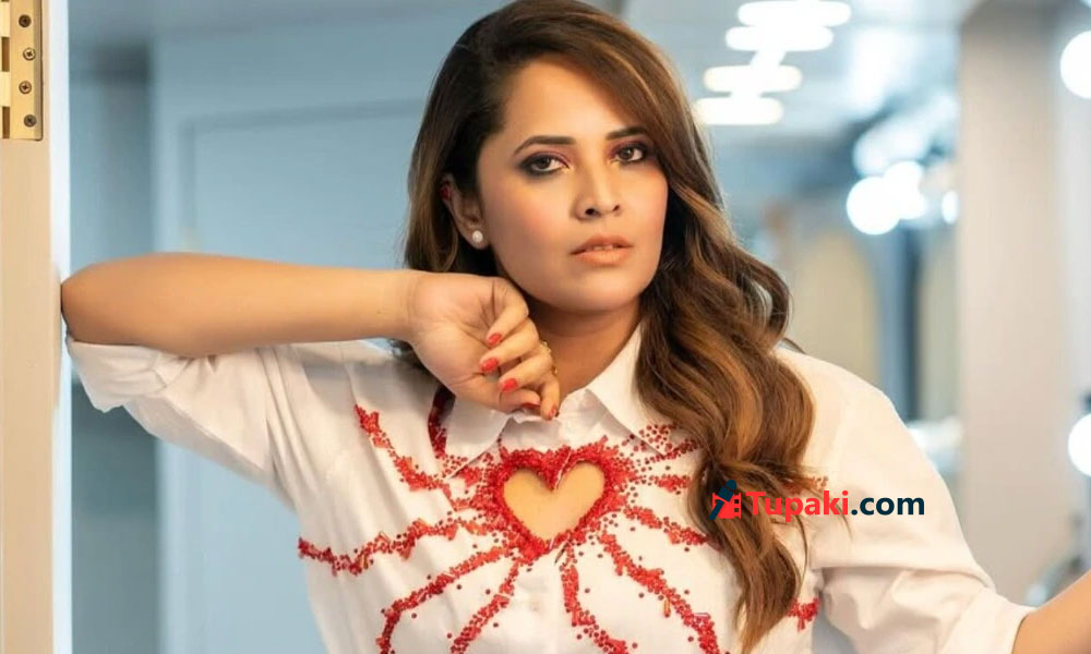అందుకే ఆ విషయం మీద మాట్లాడటం లేదు: అనసూయ