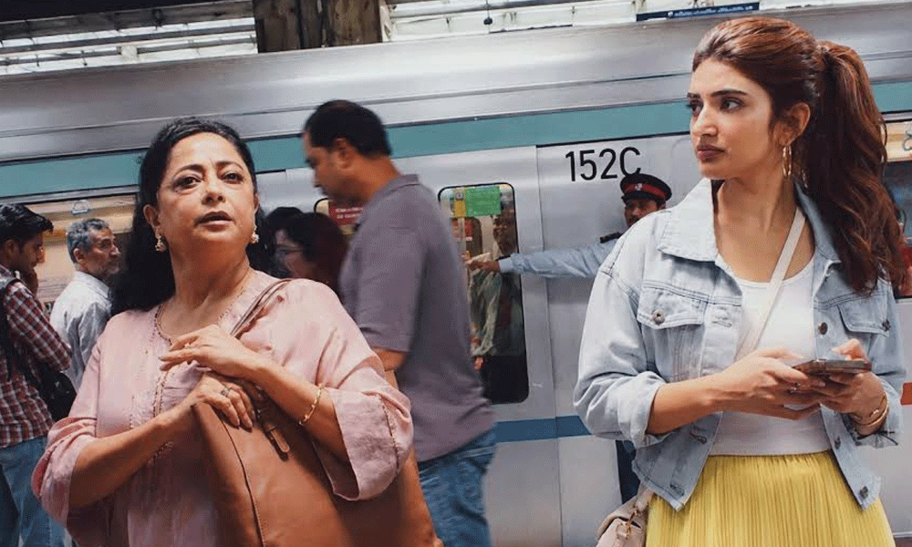 Caught on Camera! Sreeleela Spotted at a Metro Station