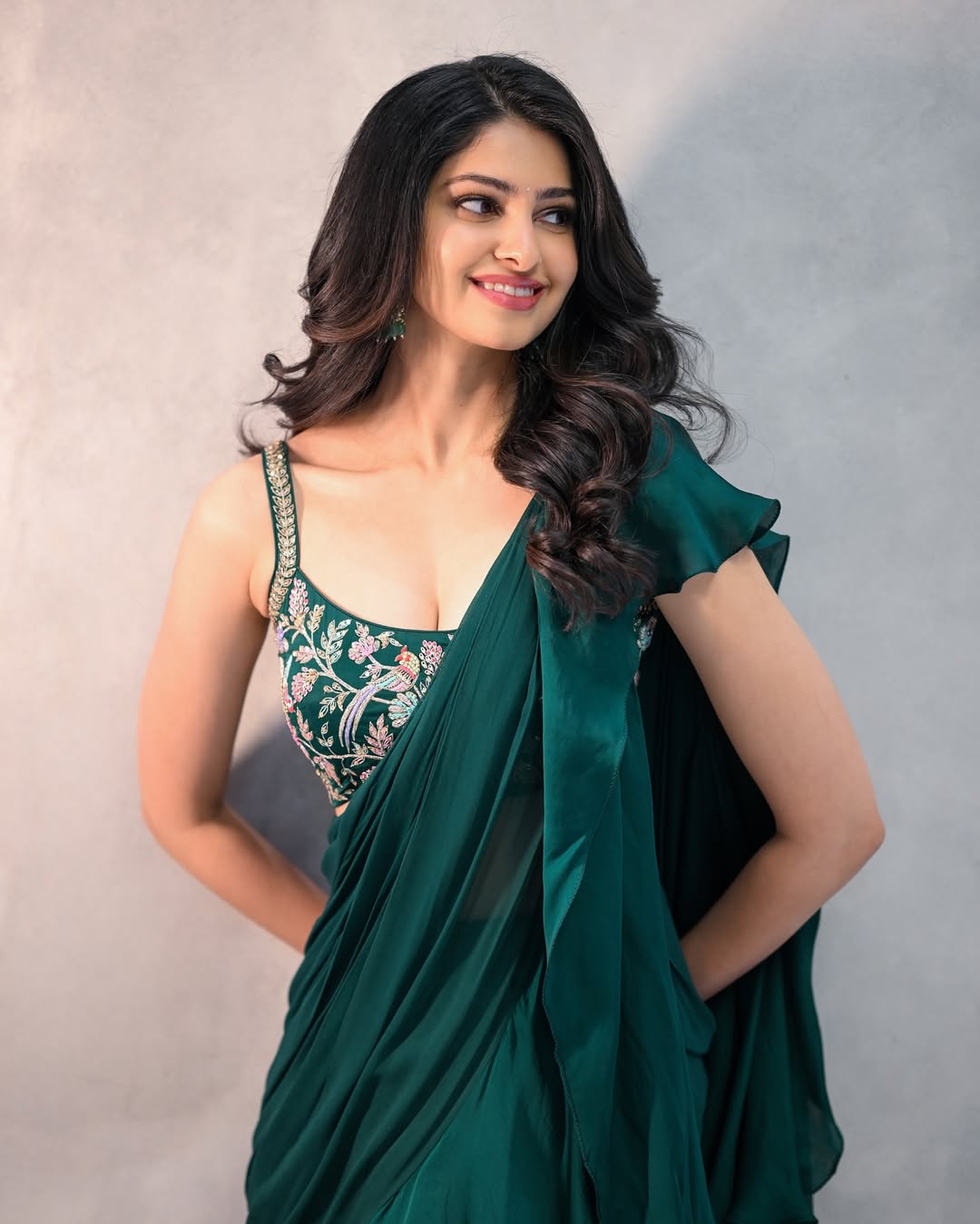 Manasa Varanasi Steals The Spotlight With Grace And Glamour