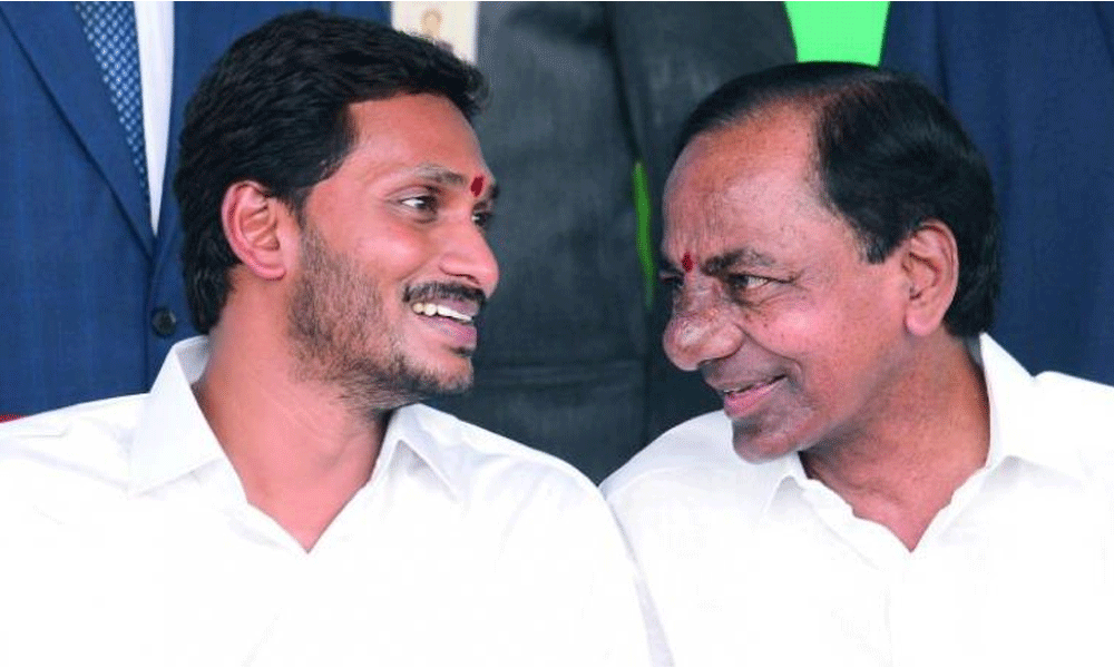 కేసీఆర్ అండ్ జగన్ : జాతీయ రాజకీయంలో కొత్త రూట్ ? కేసీఆర్ అండ్ జగన్ : జాతీయ రాజకీయంలో కొత్త రూట్ ?