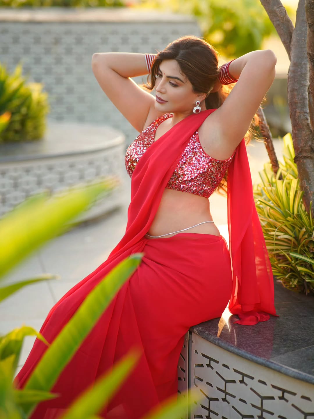 Actress Mrinmai Kolwalkar Turns Heads With Stunning Traditional Glam Look Actress Mrinmai Kolwalkar Turns Heads With Stunning Traditional Glam Look