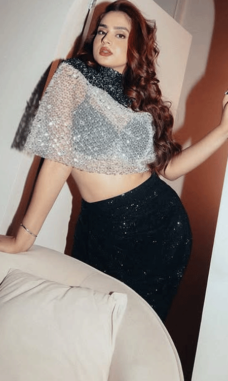 Ayesha Khan Dazzles in Stunning Glam Photoshoot That Breaks the Internet
