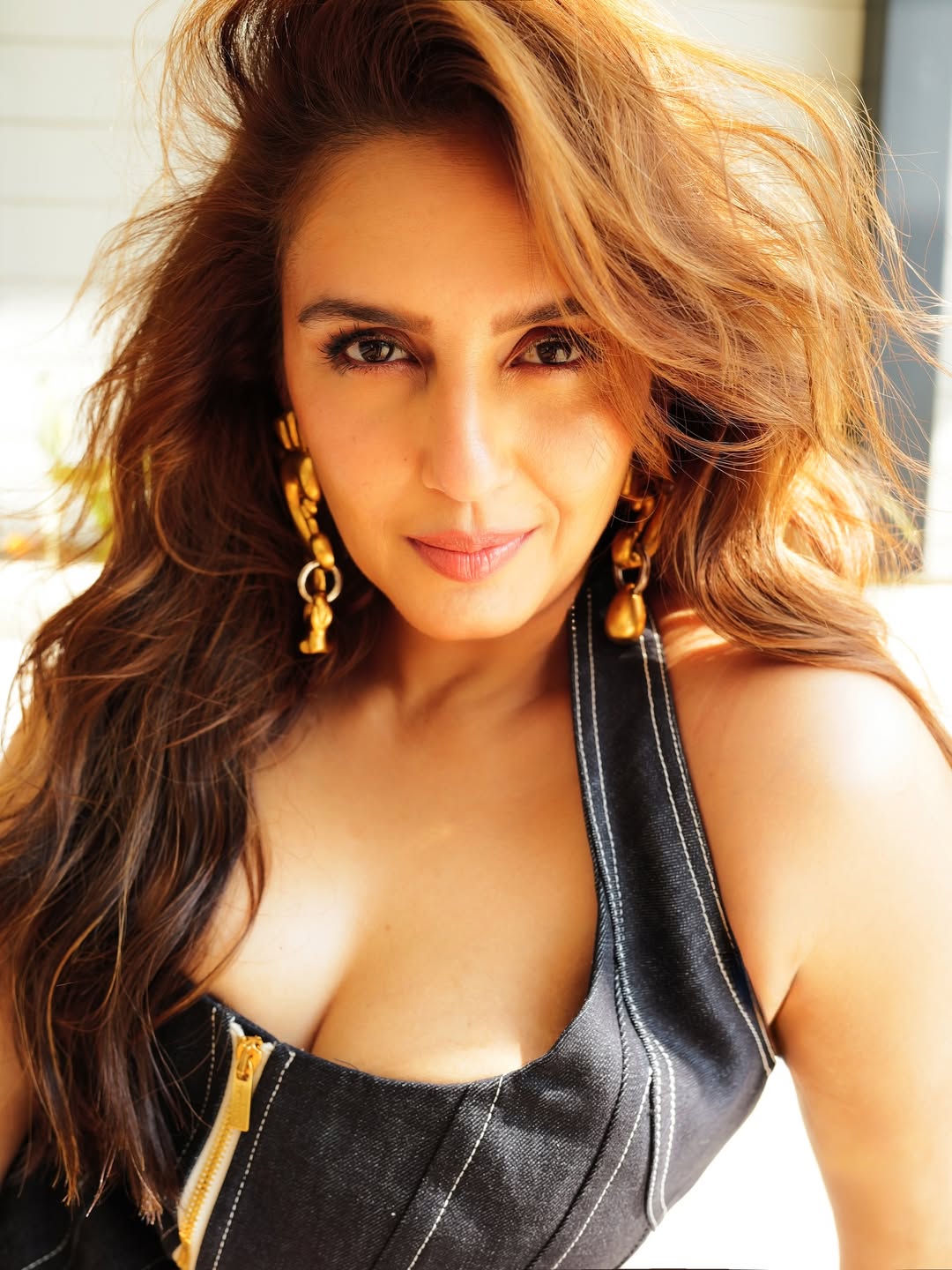 Huma Qureshi’s Effortless Glamour Takes Social Media by Storm