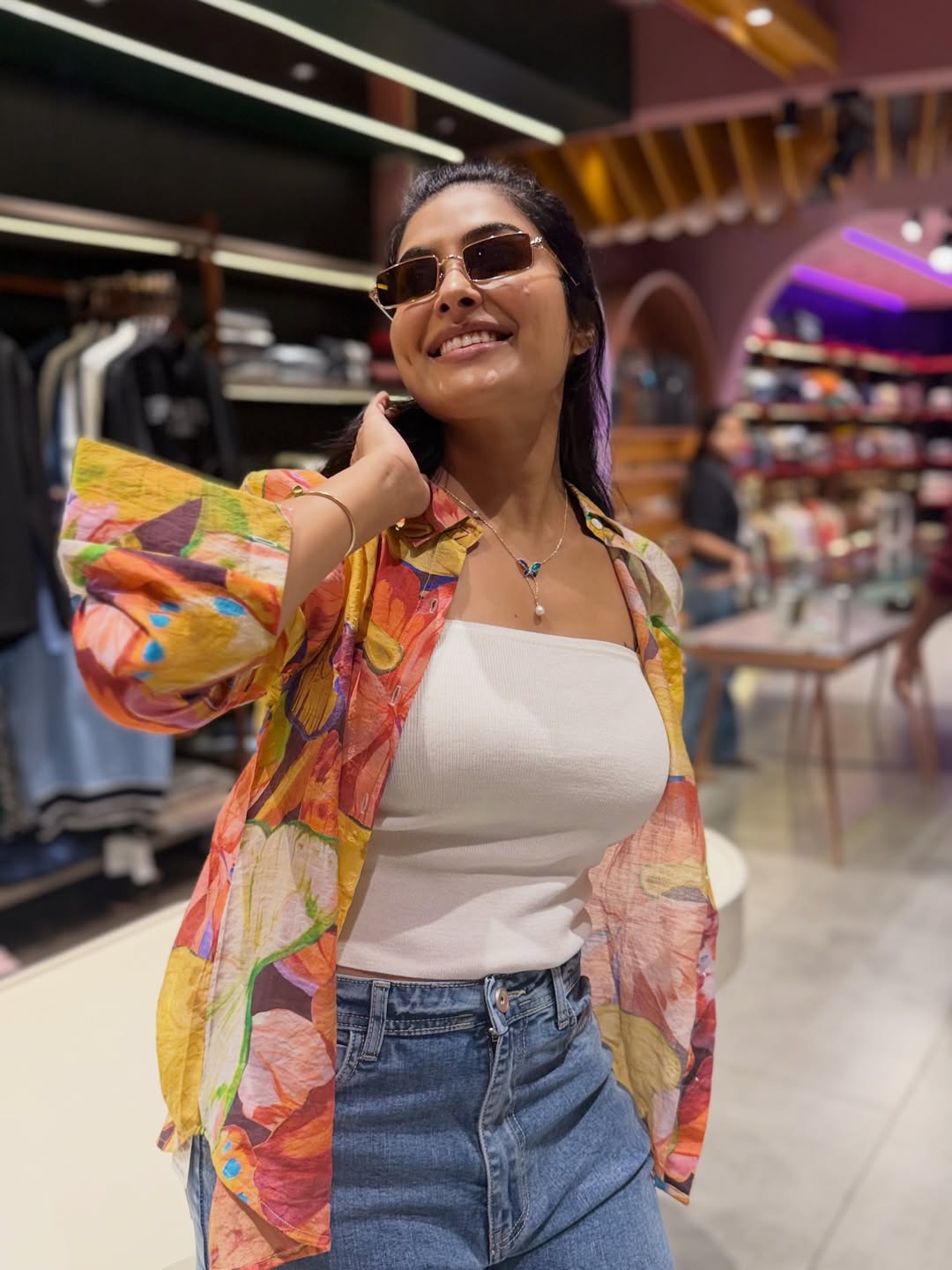 Divi Vadthya Stuns Fans With Her Golden Glam Look