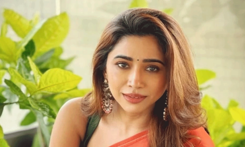 మదర్ లయన్ నిద్రలేచింది: జయం రవికి భార్య ఆర్తీ వార్నింగ్!
