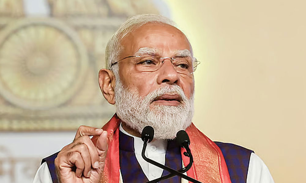 మ‌న్మోహ‌న్‌ను మించిన మోడీ: నెటిజ‌న్ల కామెంట్‌