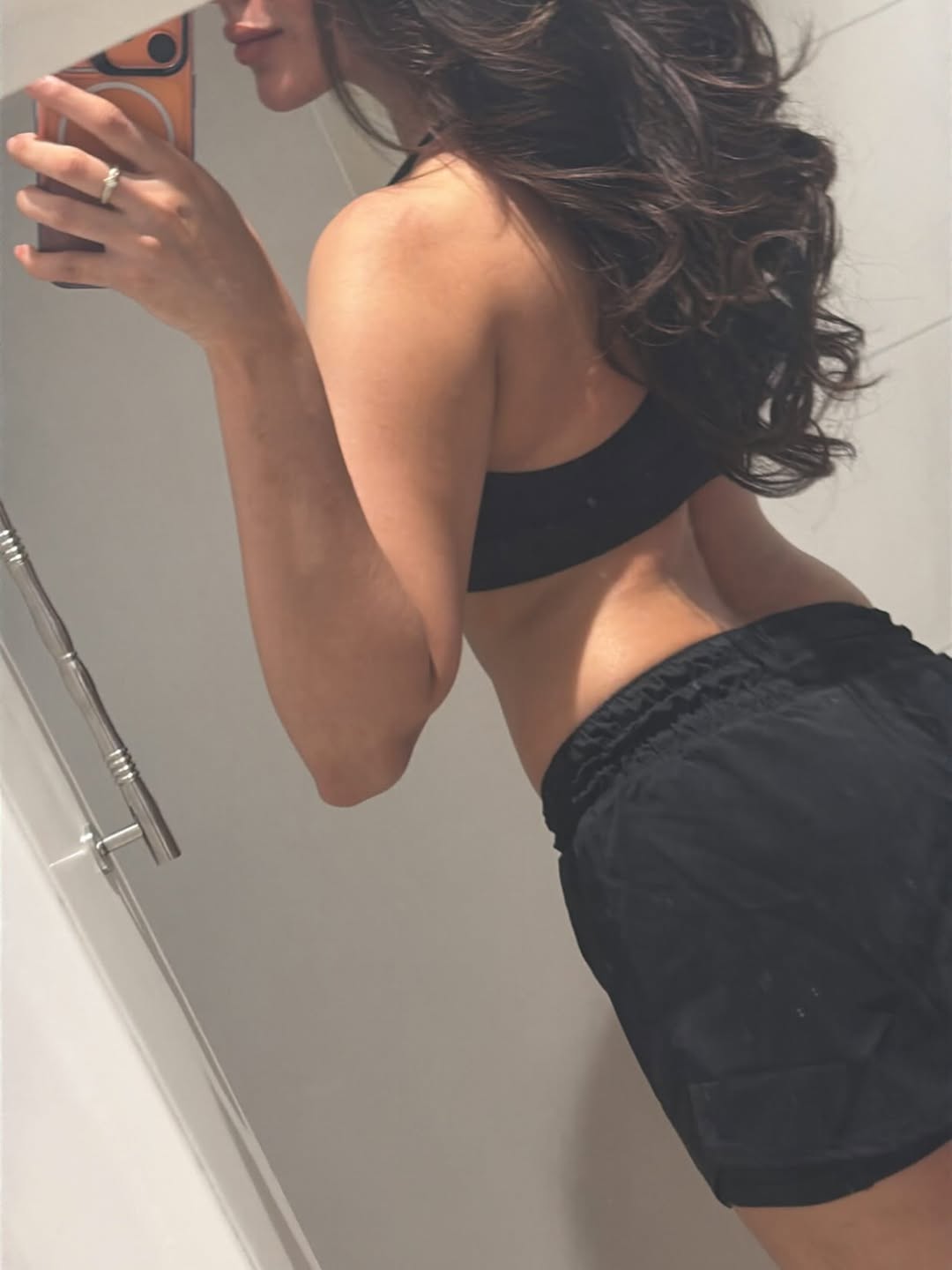 Kushitha Kallapu Flaunts Fitness Glow In Stunning Workout Mirror Selfie