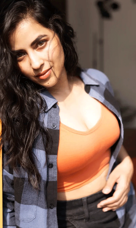 Komalee Prasad Stuns Fans With Chic Girl-Next-Door Glam Look