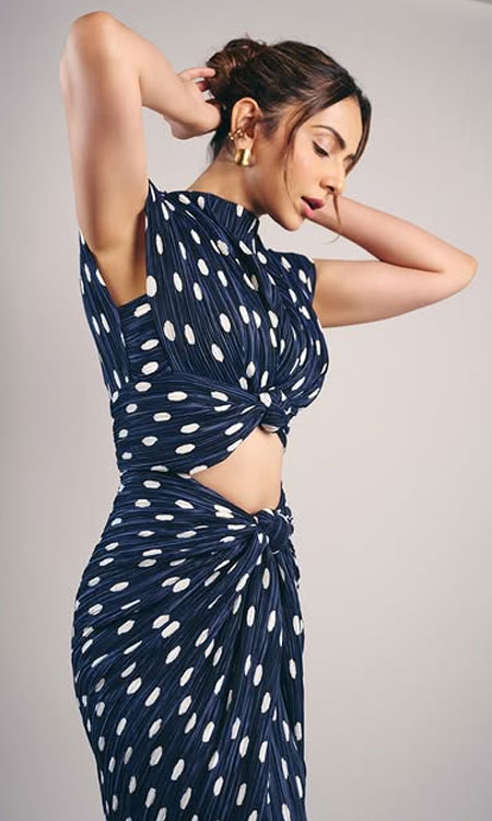 Rakul Preet Singh Turns Up the Glam Quotient