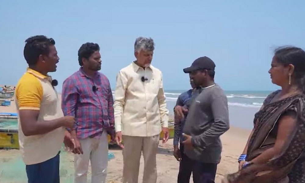 బాబు ఎఫెక్ట్: మత్స్యాకారులకు భరోసా దక్కినట్టేనా ..! బాబు ఎఫెక్ట్: మత్స్యాకారులకు భరోసా దక్కినట్టేనా ..!