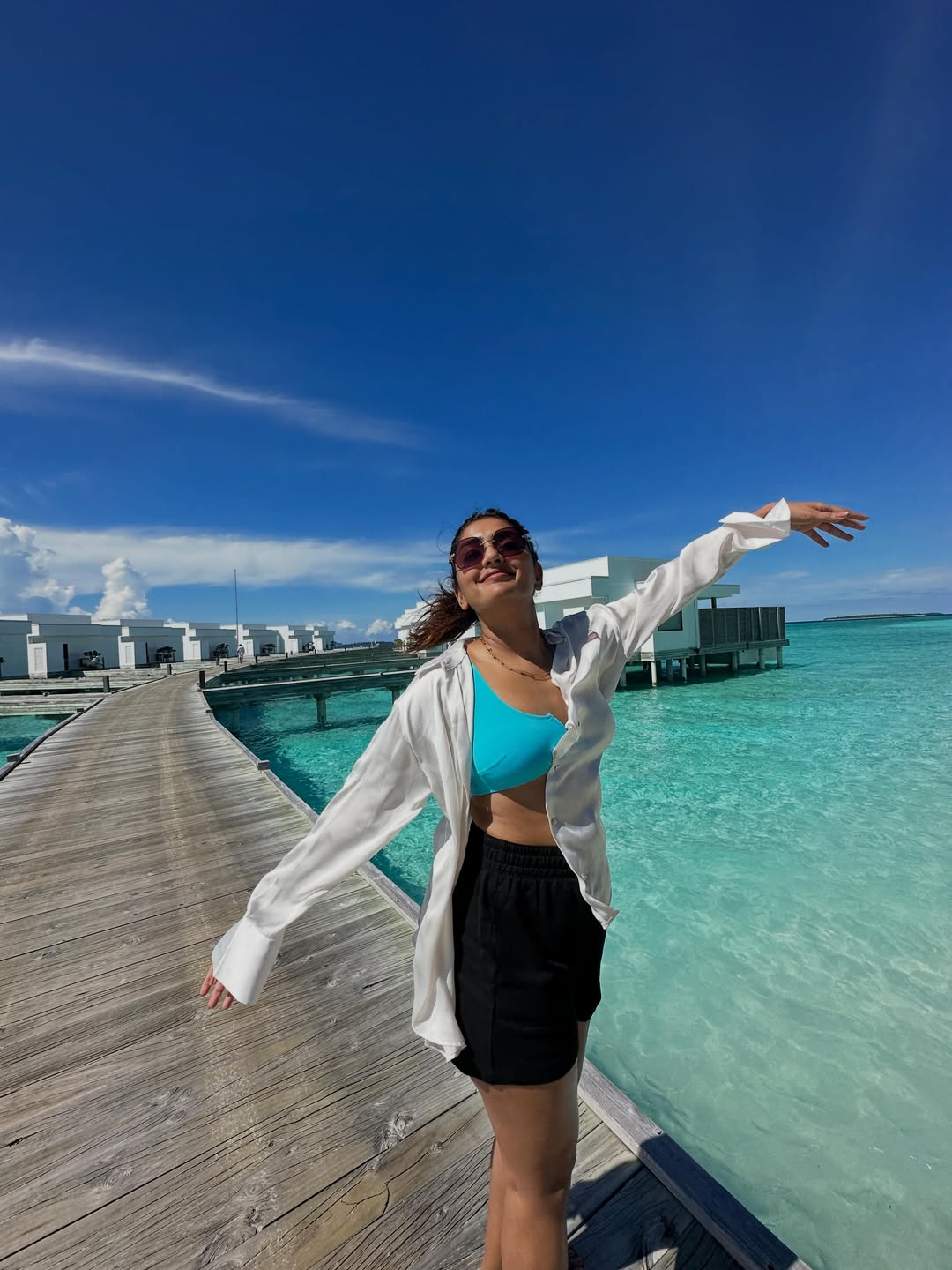 Eesha Rebba Enjoys Vacation Mood But With Whom? Eesha Rebba Enjoys Vacation Mood But With Whom?