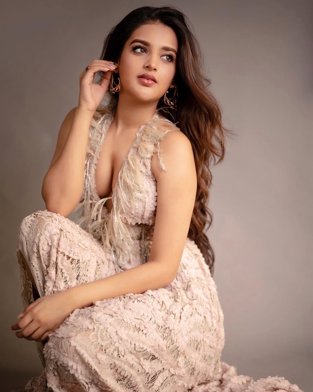 Nidhhi Agerwal Dazzles in Elegant Pink Glam Look
