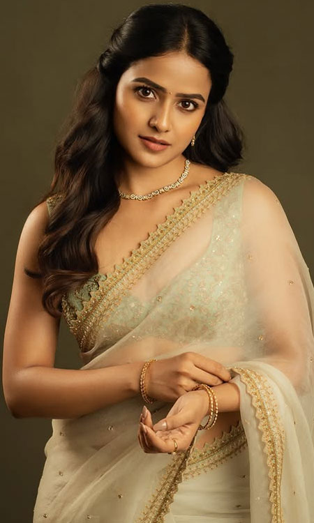 Vaishnavi Chaitanya Gives Major Traditional Fashion Goals