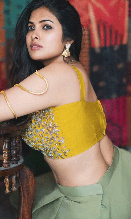 Divi Vadthya Turns Heads with Style, Grace, and Powerful Film Choices