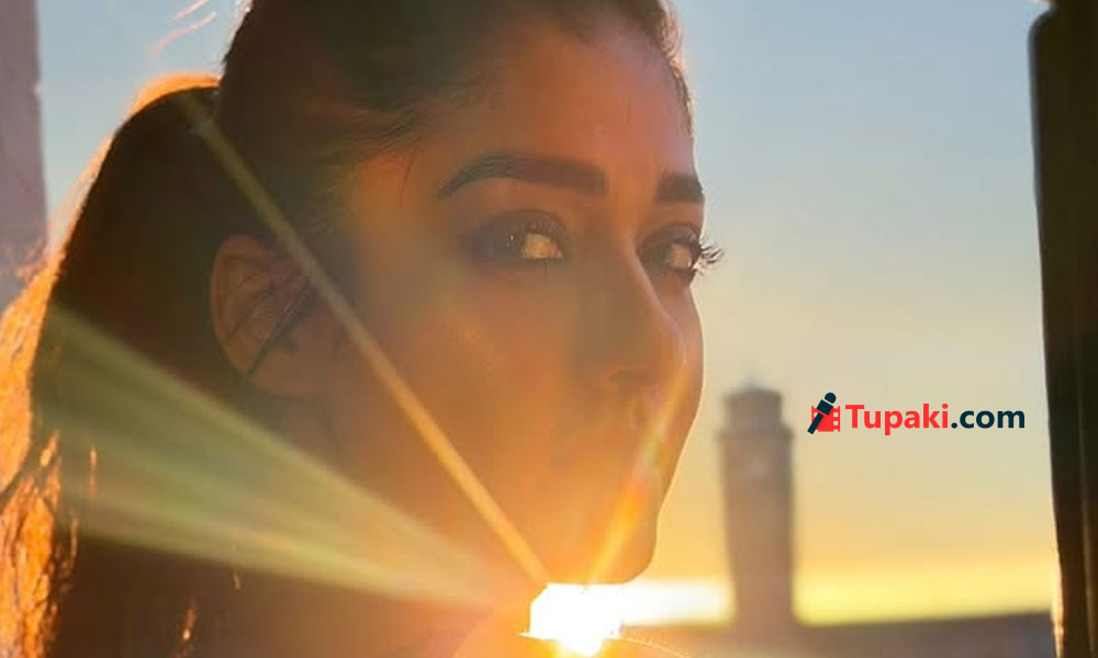 సూర్యోదయం వేళ గ్లామర్ టచ్ తో ఆకట్టుకుంటున్న నయనతార!