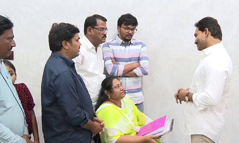 అపాయింట్మెట్ కూడా ఇవ్వడం లేదు.. పవన్ పై సుగాలి ప్రీతి తల్లి షాకింగ్ కామెంట్స్