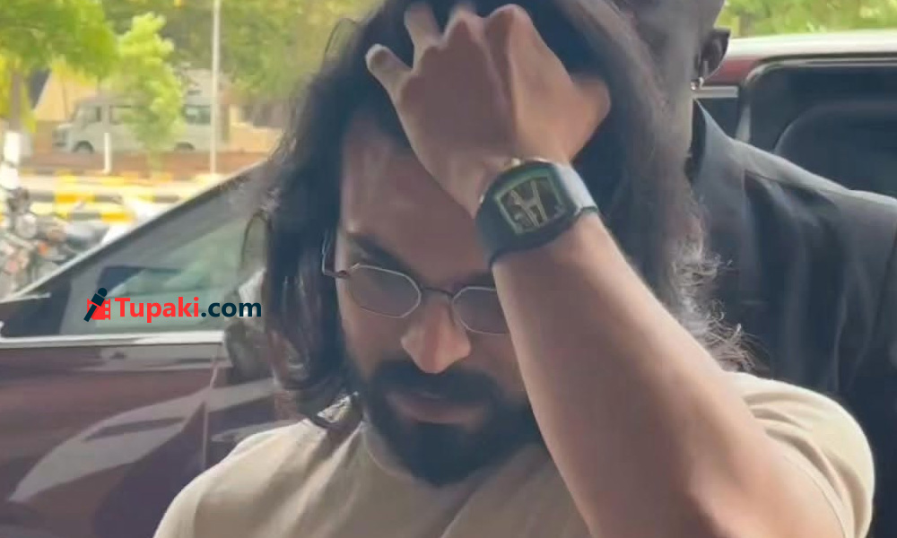 రామ్ చరణ్ ధరించిన వాచ్ ఖరీదు తెలిస్తే షాక్!