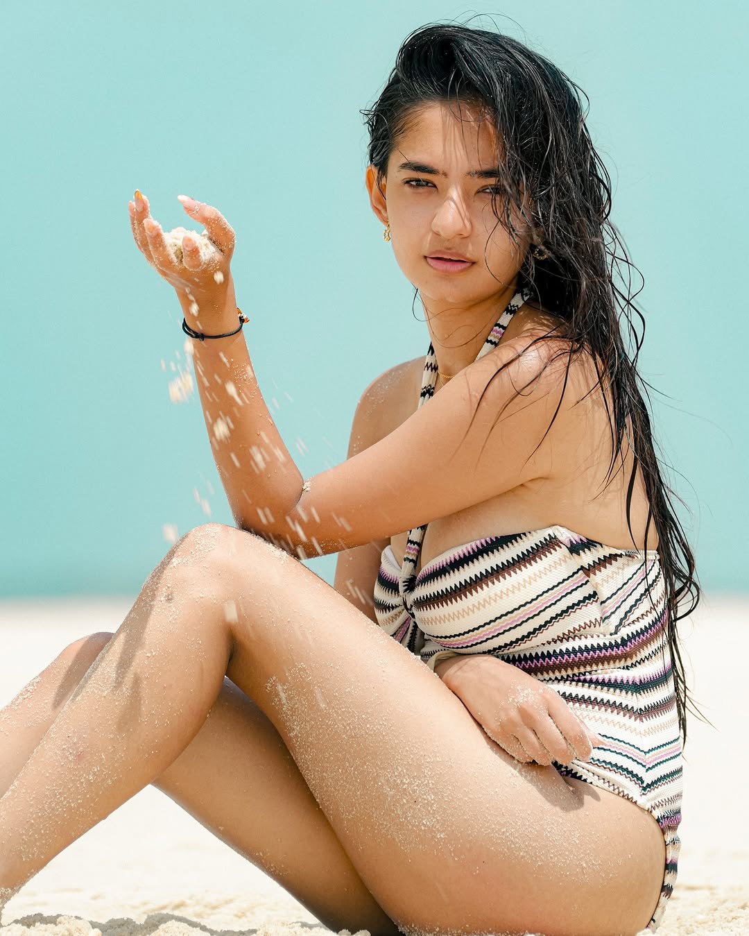 Anushka Sen Impresses Fans With Sun-Kissed Ocean Shore Look
